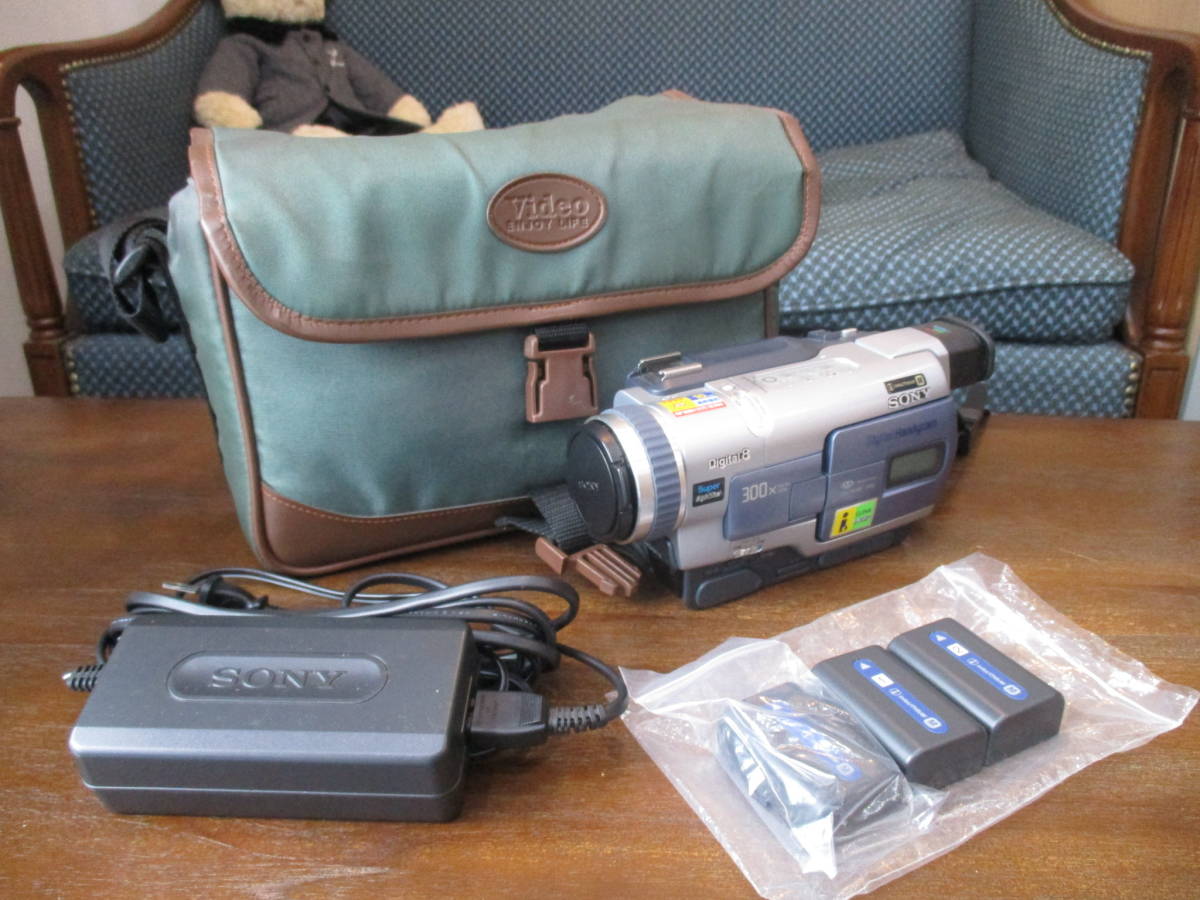 ◇SONY ソニー DCR-TRV300 NTSC ハイエイトビデオカメラ ショルダーケース付属 レコーダー 映像機器 ジャンク
