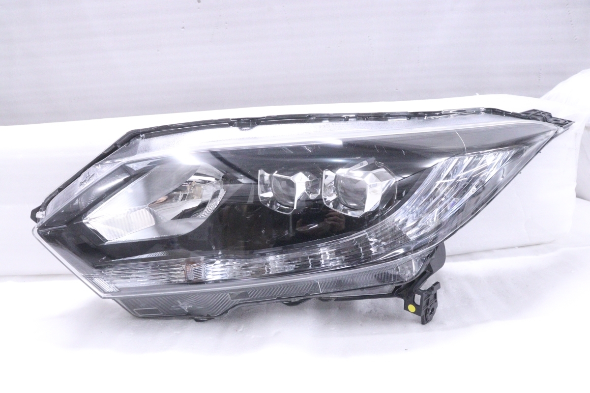 33-2364☆前期 中期 LED RU3 ヴェゼルハイブリッド☆左ヘッドライト