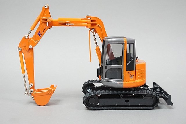1/35 HITACHI 日立建機 ZAXIS 75 UR ショベルカー 重機 / 建機(商用車 