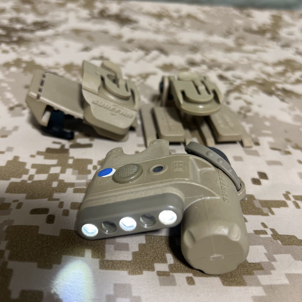 SUREFIRE IFF CERT US PAT PEND 電池　SF123A タクテカルライト　サイドワインダー(コンパクト)マウント2種類　新品未使用品　正規品購入 - Helmet Light