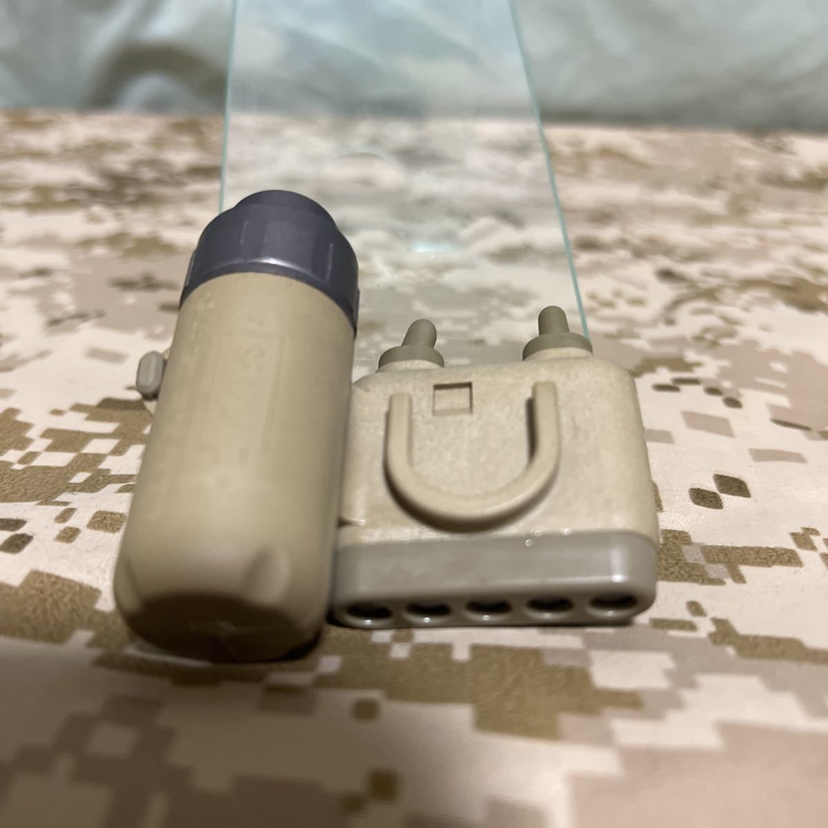 SUREFIRE IFF CERT US PAT PEND 電池　SF123A タクテカルライト　サイドワインダー(コンパクト)マウント2種類　新品未使用品　正規品購入 - Helmet Light