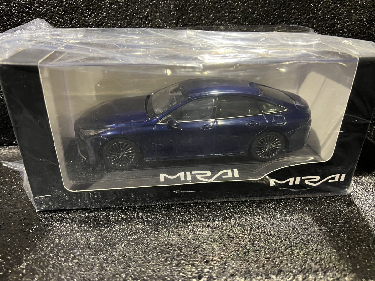 トヨタ ミライ Mirai 非売品 成約記念品 紺色 ダークブルー ミニカー 1 