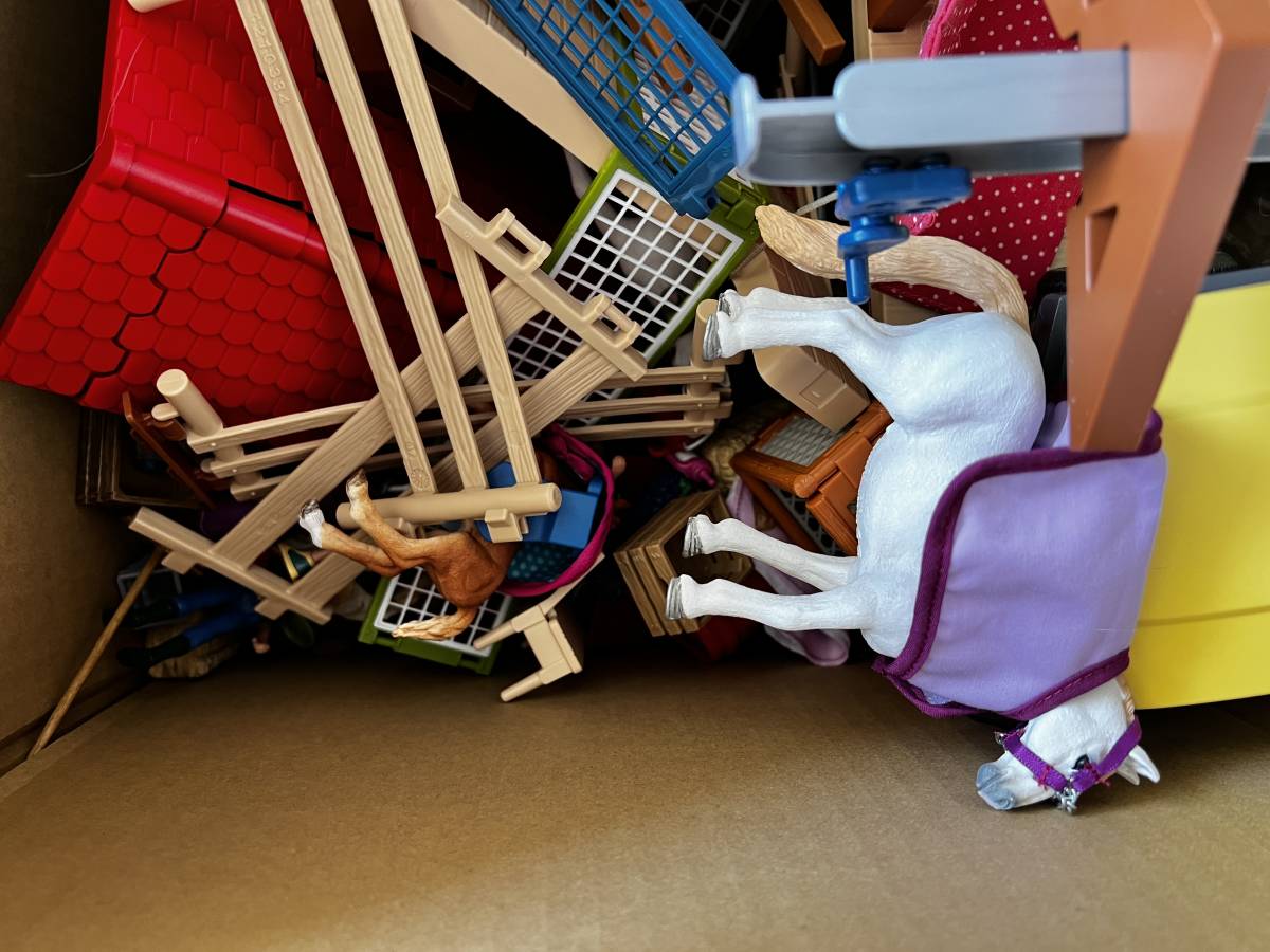 シュライヒ ホースクラブガールズのキャンピングカー フィギュア 42415