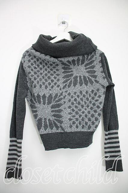 【送料無料】総柄タートルニット Vivienne Westwoodヴィヴィアンウエストウッド 23-02-26-135h-1-to-OD-ZT4