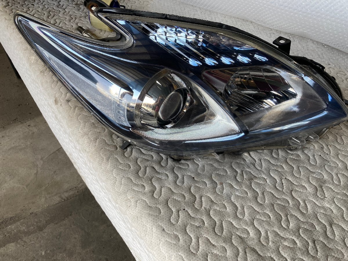 ２００９年 トヨタ プリウス ZVW３０ 前期 ヘッドライト右のみ