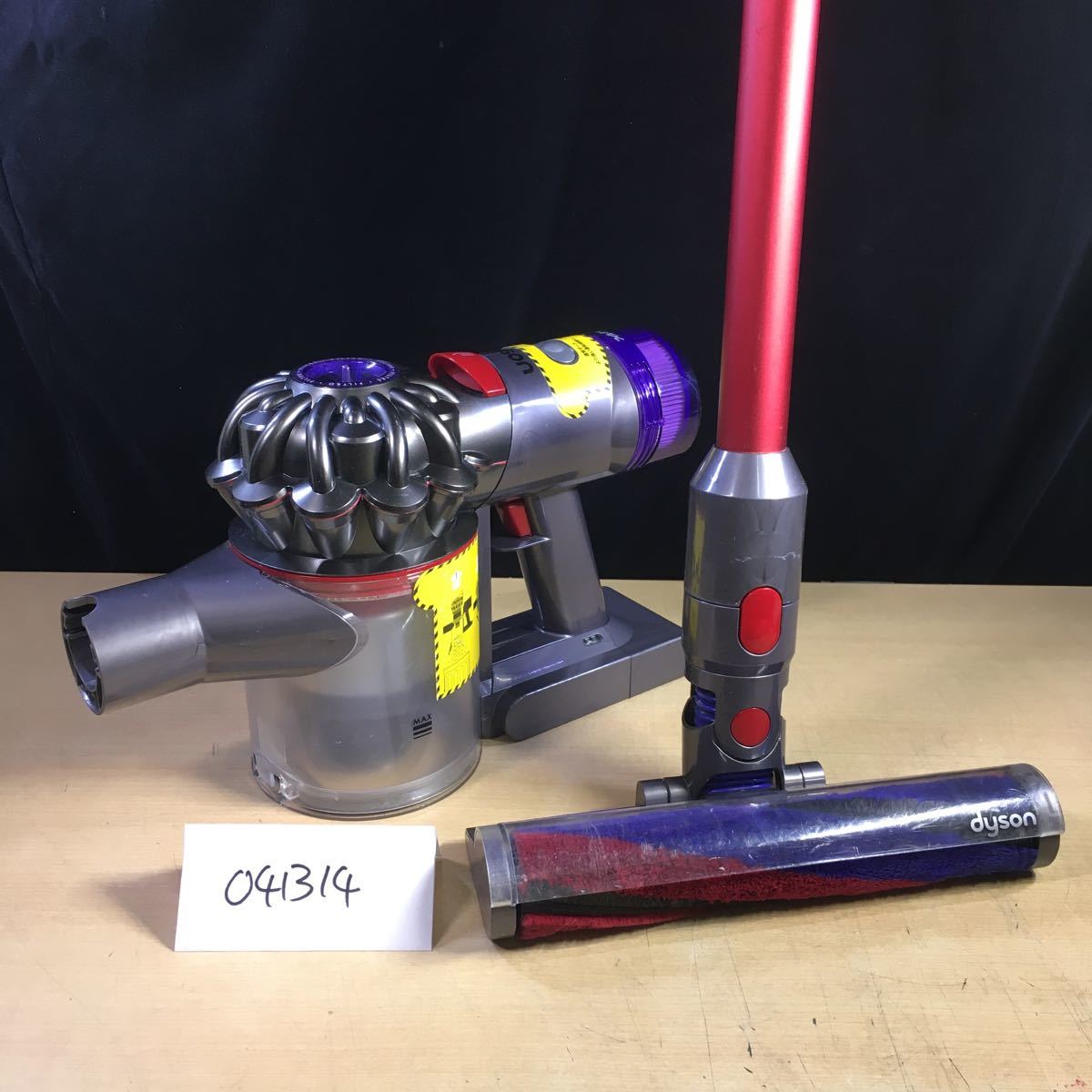 送料無料】(041314) dyson SV10K サイクロン式コードレスクリーナー
