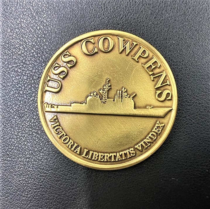 Y チャレンジコイン USS COWPENS THUNDERING HEAD CG63 コレクション品