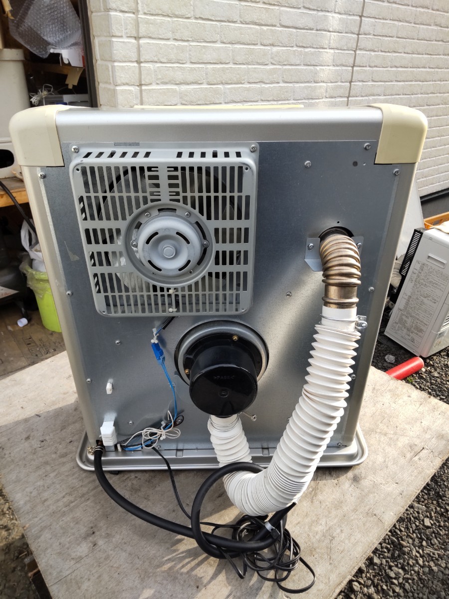 サンポットFF石油ストーブゼータス！品番「FFR‐562SX」2012年式中古品