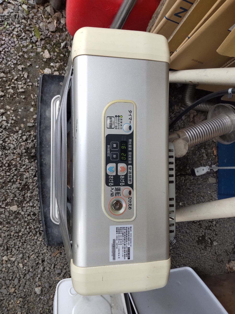 サンポットFF石油ストーブゼータス！品番「FFR‐562SX」2012年式中古品