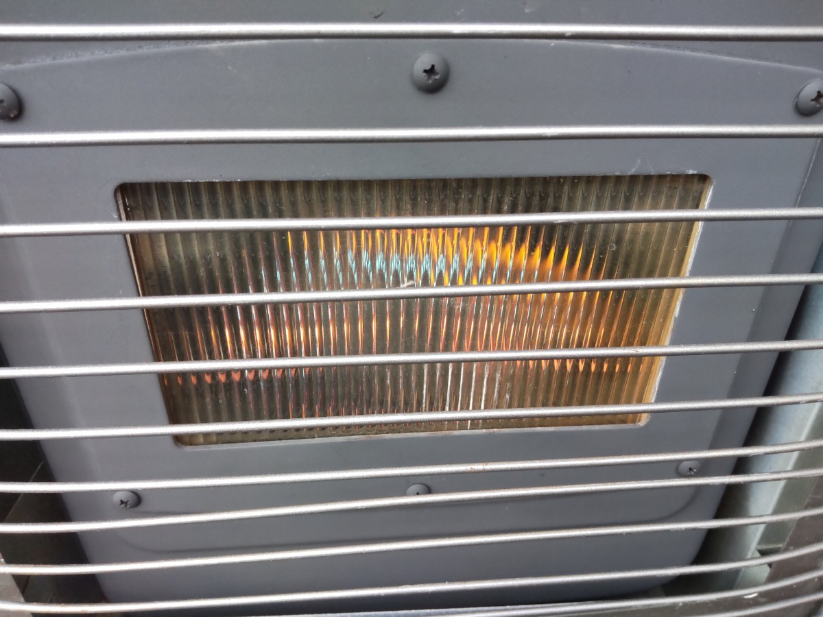 札幌発！ サンポットFFストーブゼータス！ 品番『FFR-562SX』2011年式