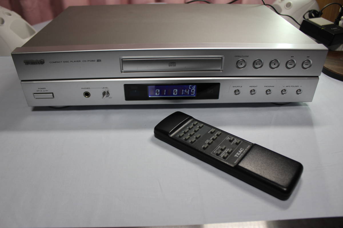 TEAC CDプレーヤー CD-P1260 中古品 TEAC CDプレーヤー CD-P1260