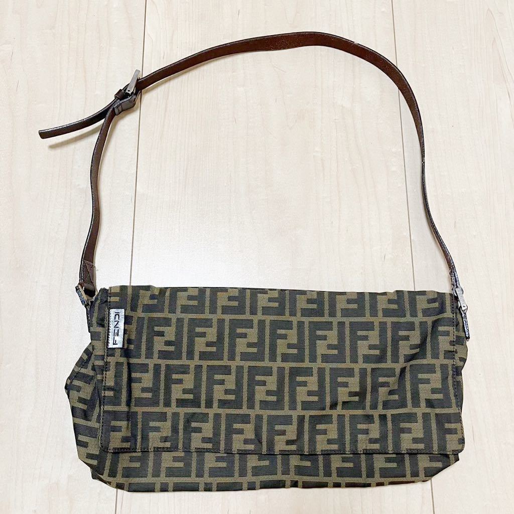 584 FENDI フェンディ ズッカ柄 マンマバケット ワンショルダーバッグ 