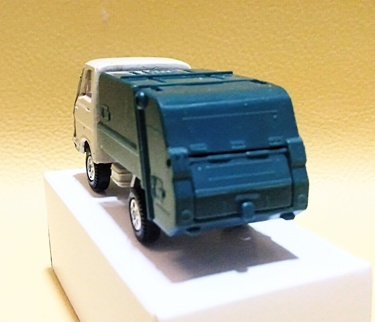 □黒箱トミカ 日本製（旧 2Dホイール）No.35.36.37 ISUZU ELF いすゞ