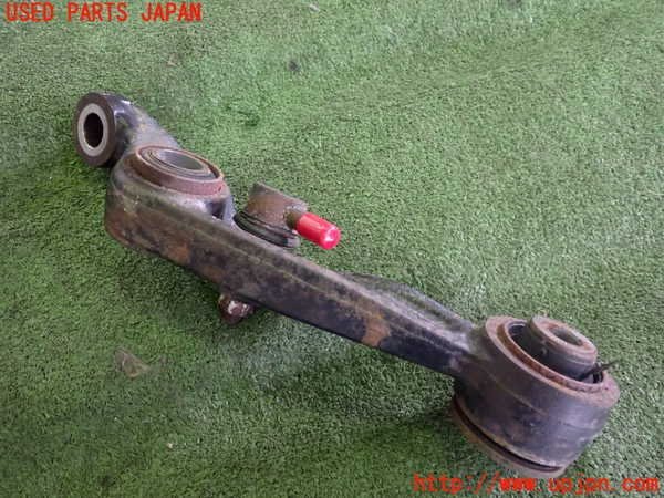 5UPJ-91295176]レクサス・LS600h(UVF45)右フロントロアアーム1 中古 LS LS600h レクサス レクサスLS600hの特徴やLS460との違いを解説！レクサスLS600hの ５人乗り（2011 (2010-2012)