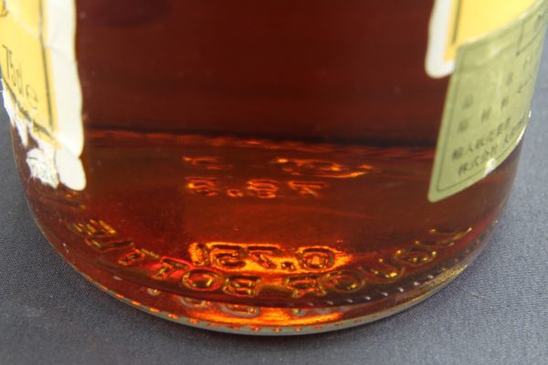 Four Roses フォア ローゼズ 6年 ケンタッキー バーボン ウイスキー