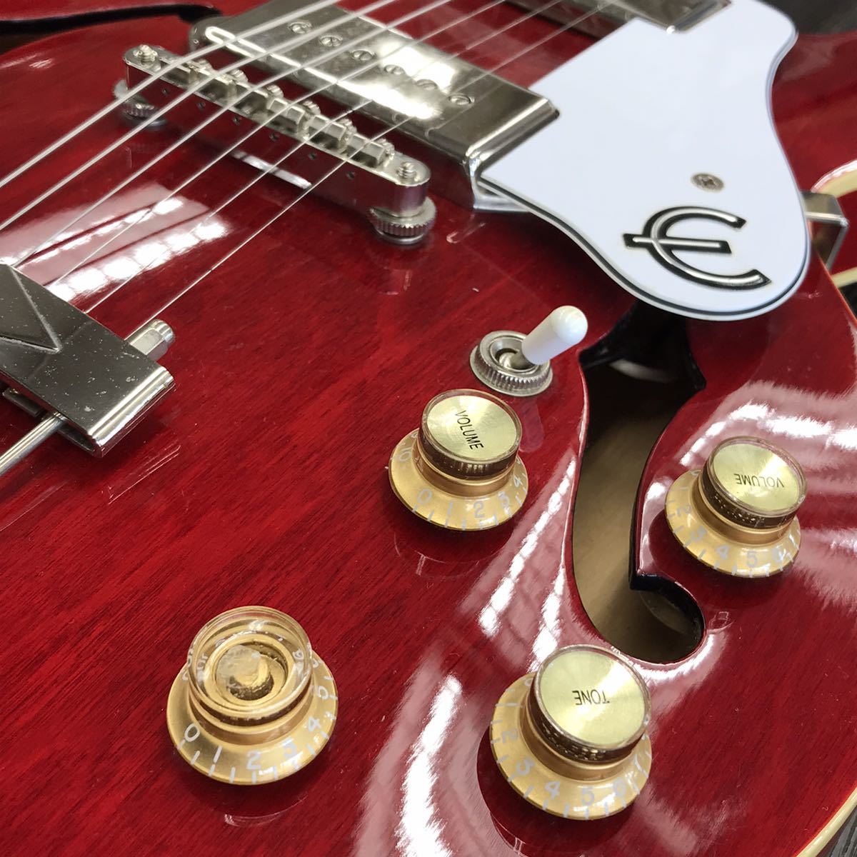 Epiphone カジノクーペ　エレキギター チェリー　ギターケース付き Epiphone Casino Coupe（カジノクーペ）Cherry（チェリー）の美しい