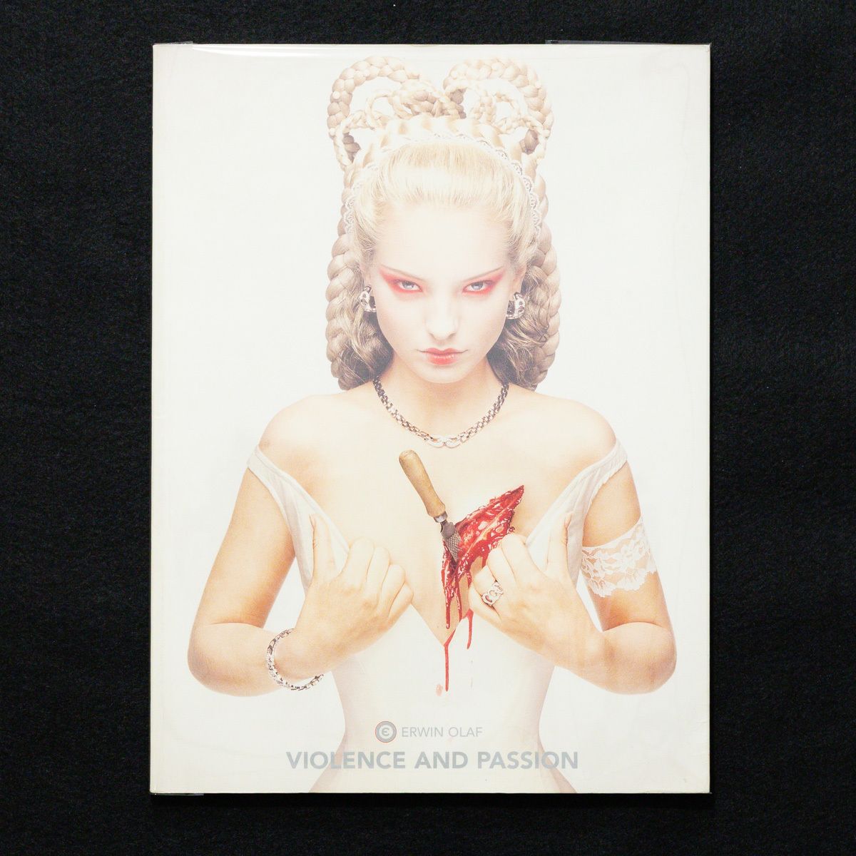 Violence and Passion　Erwin Olaf　写真集