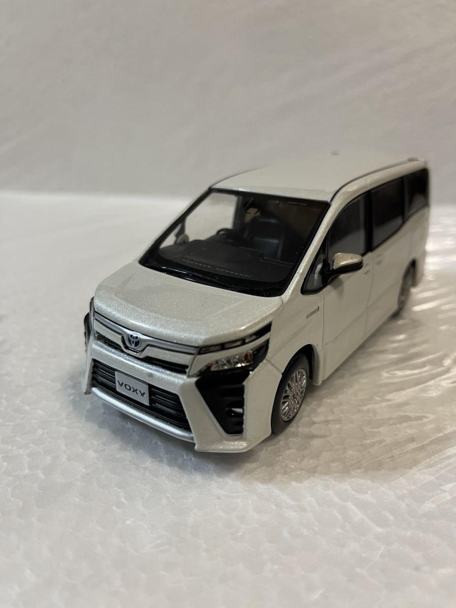 トヨタ 1⁄30 ZS 新型ヴォクシー VOXY 後期 ヴォクシー | ミニカー