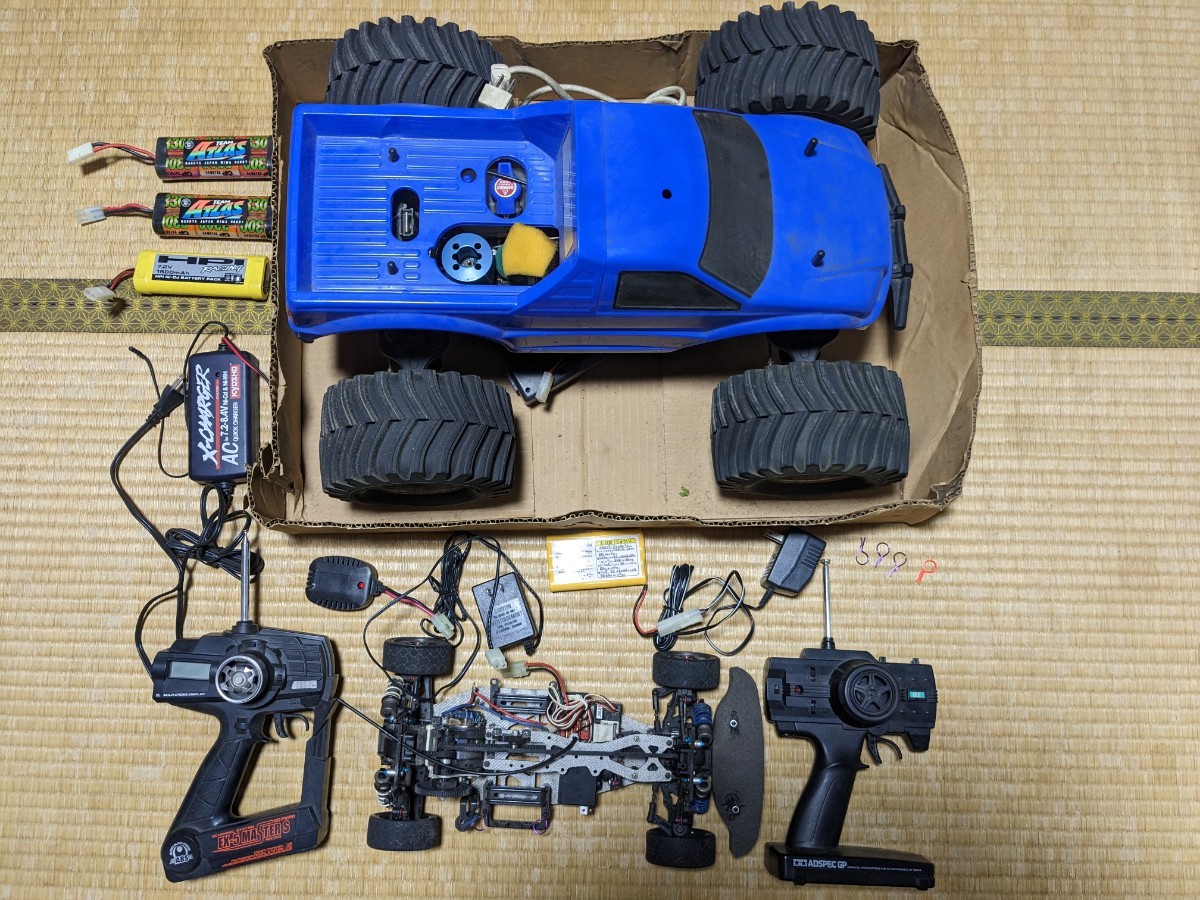 1円から ラジコン ジャンク品 セット エンジン車体1台 電動車体1台