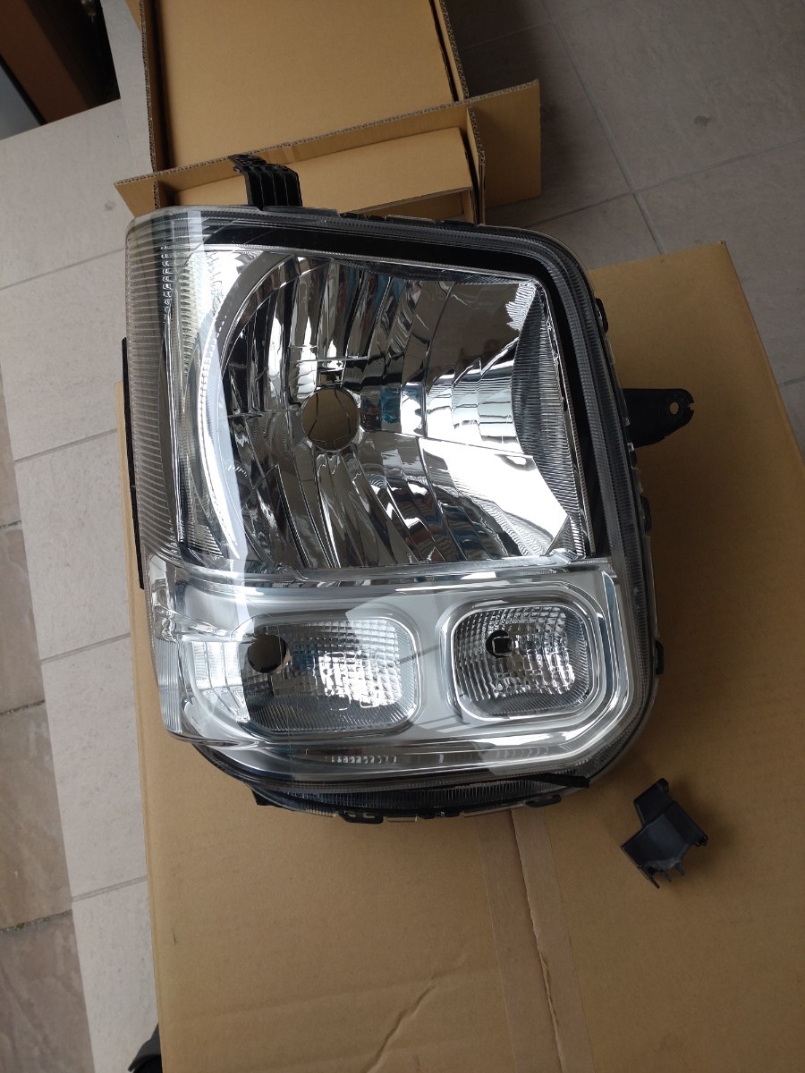 送料無料 】エブリィ スズキ DA17V 右ヘッドライト ヘッドランプ 純正