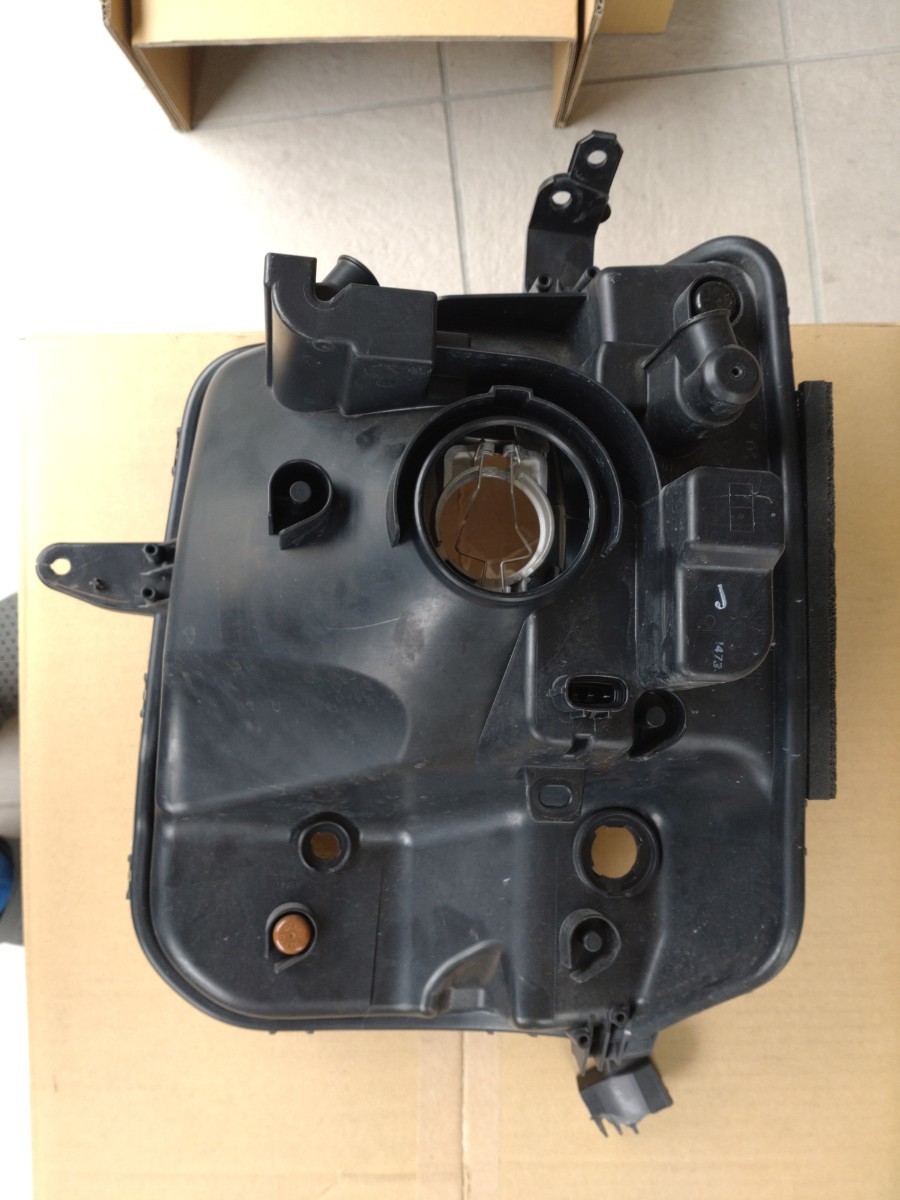 スズキ純正【新品 】右ヘッドライト 35120-64P02エブリィDA17V スズキ 純正 エブリィ 《 DA64V 》 右ヘッドライト 35120-68H52 P61700