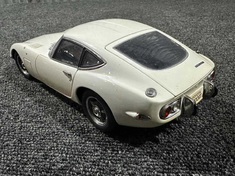 250○〇 AUTOART 1/18 TOYOTA トヨタ 2000GT / オートアート 伝説の