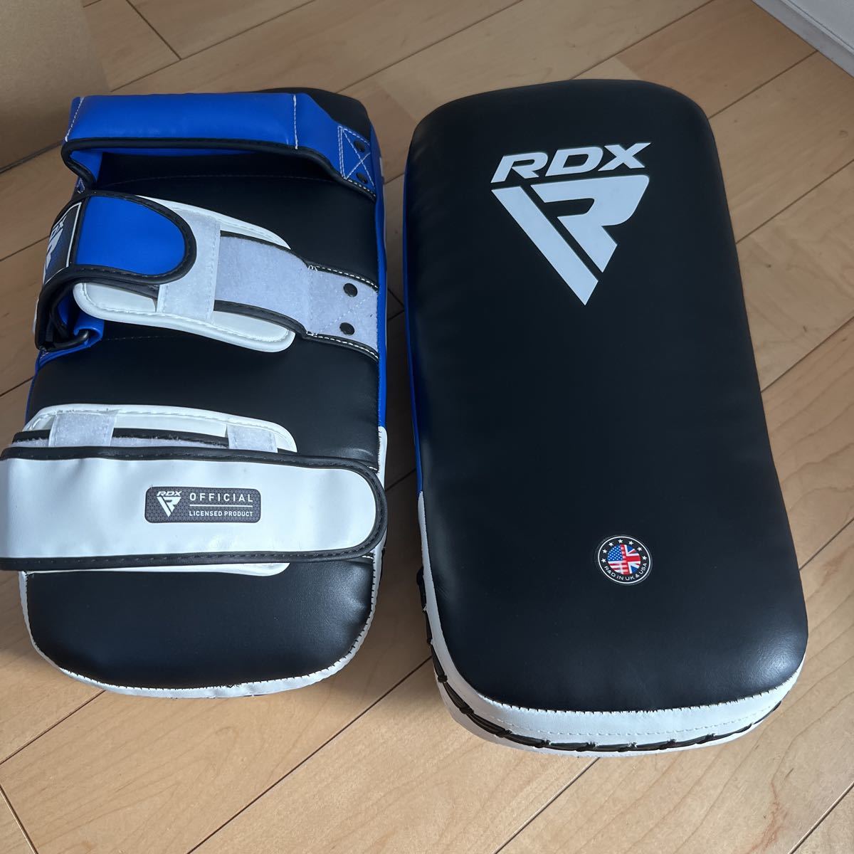 RDXムエタイトレーニング　ミット　パッド、25，000円相当　湾曲したキックボクシングキックストライクシールド、MMA、格闘技、