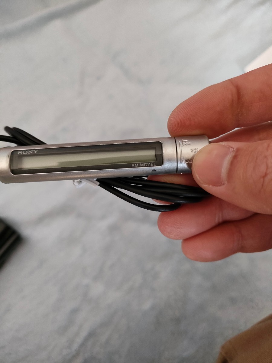 SONY MDウォークマン ソニー リモコンと乾電池給電器 RM-MC11EL S1444