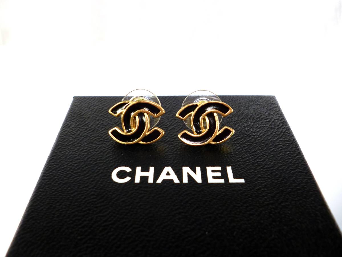 CHANEL ゴールド ロゴ ピアス箱付き 【公式通販】