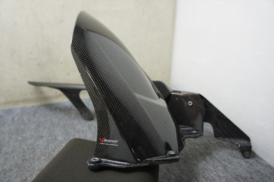 YZF-R1 07～08年 アクラポビッチ カーボンリアインナーフェンダー