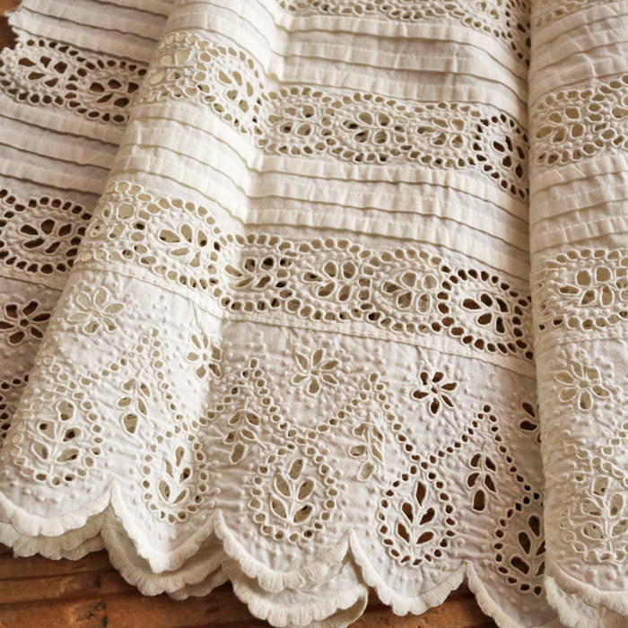 174】英国 アンティーク ヴィンテージ 美しい 手刺繍 レース 広幅25.5