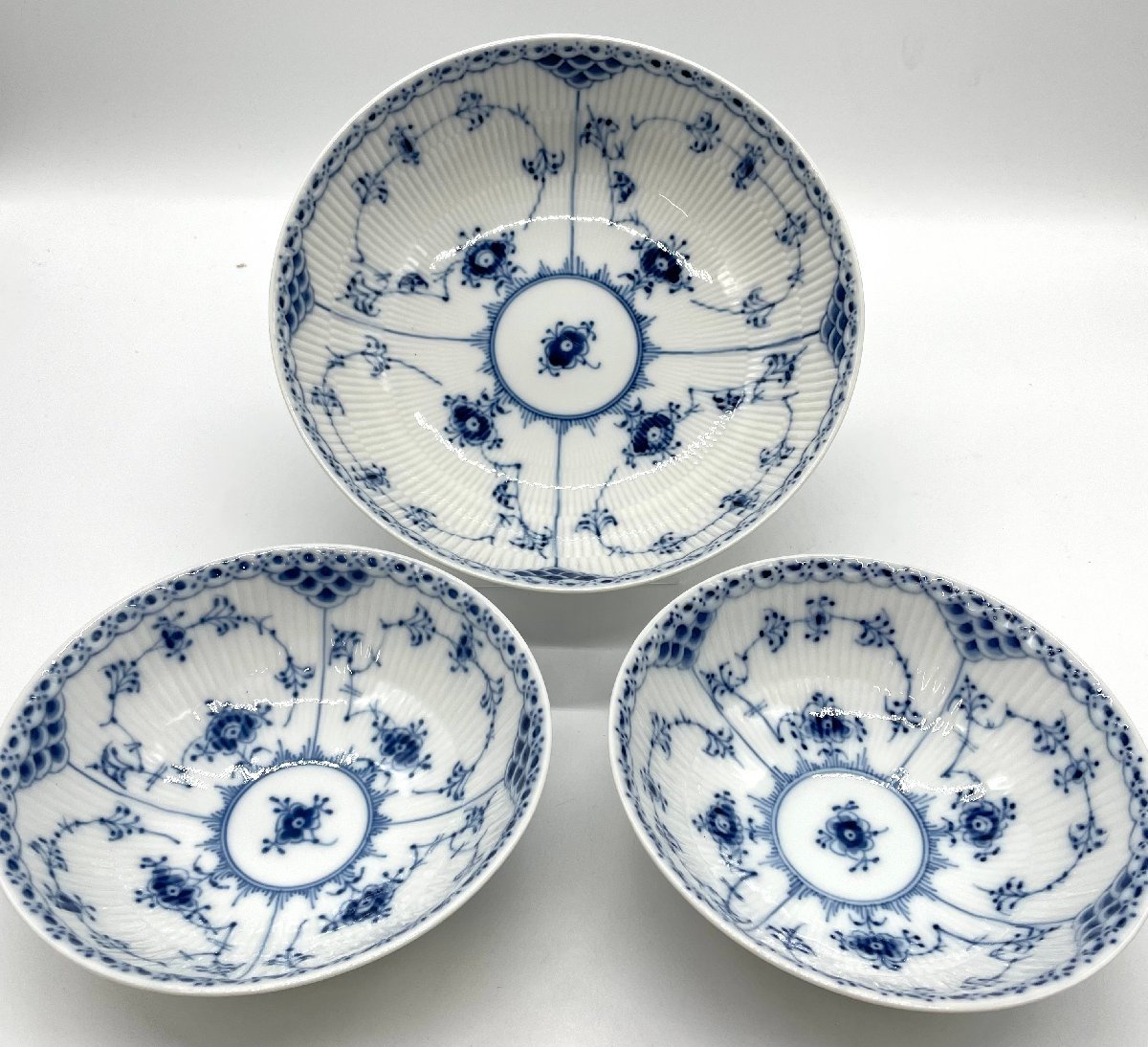 △Royal Copenhagen ロイヤルコペンハーゲン ブルーフルーテッド 深皿