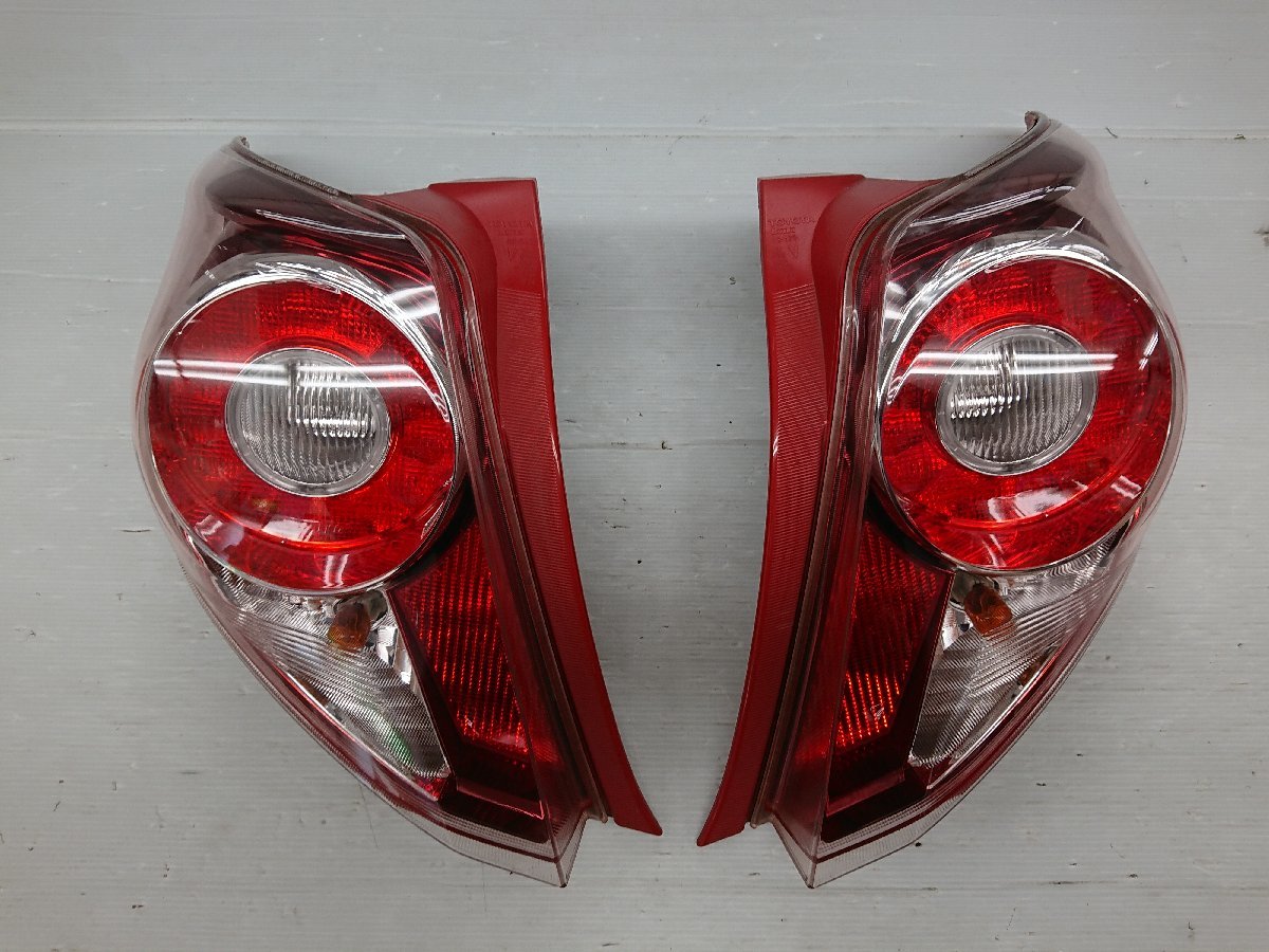 ☆中古品☆点灯OK トヨタ NCP131 ヴィッツ 純正 テールライト 左右