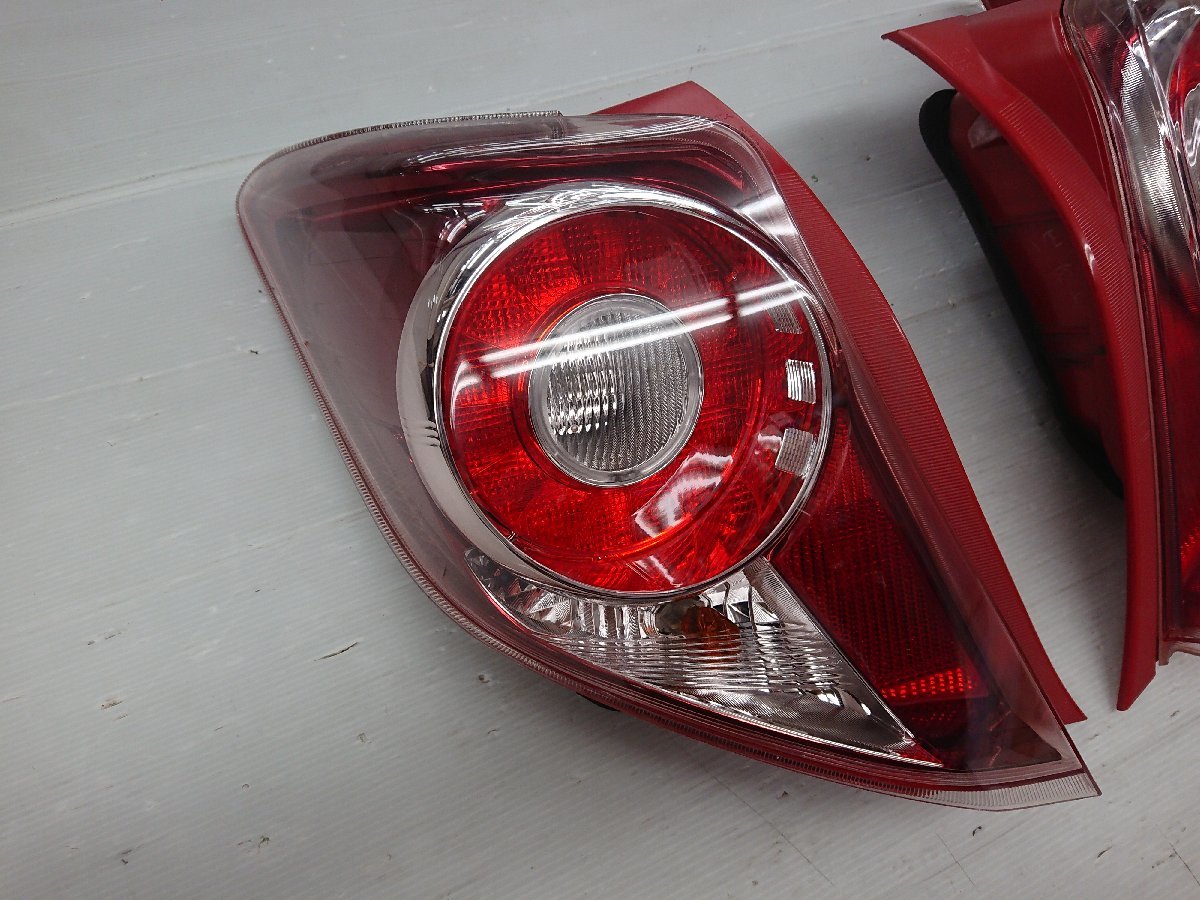 ☆中古品☆点灯OK トヨタ NCP131 ヴィッツ 純正 テールライト 左右
