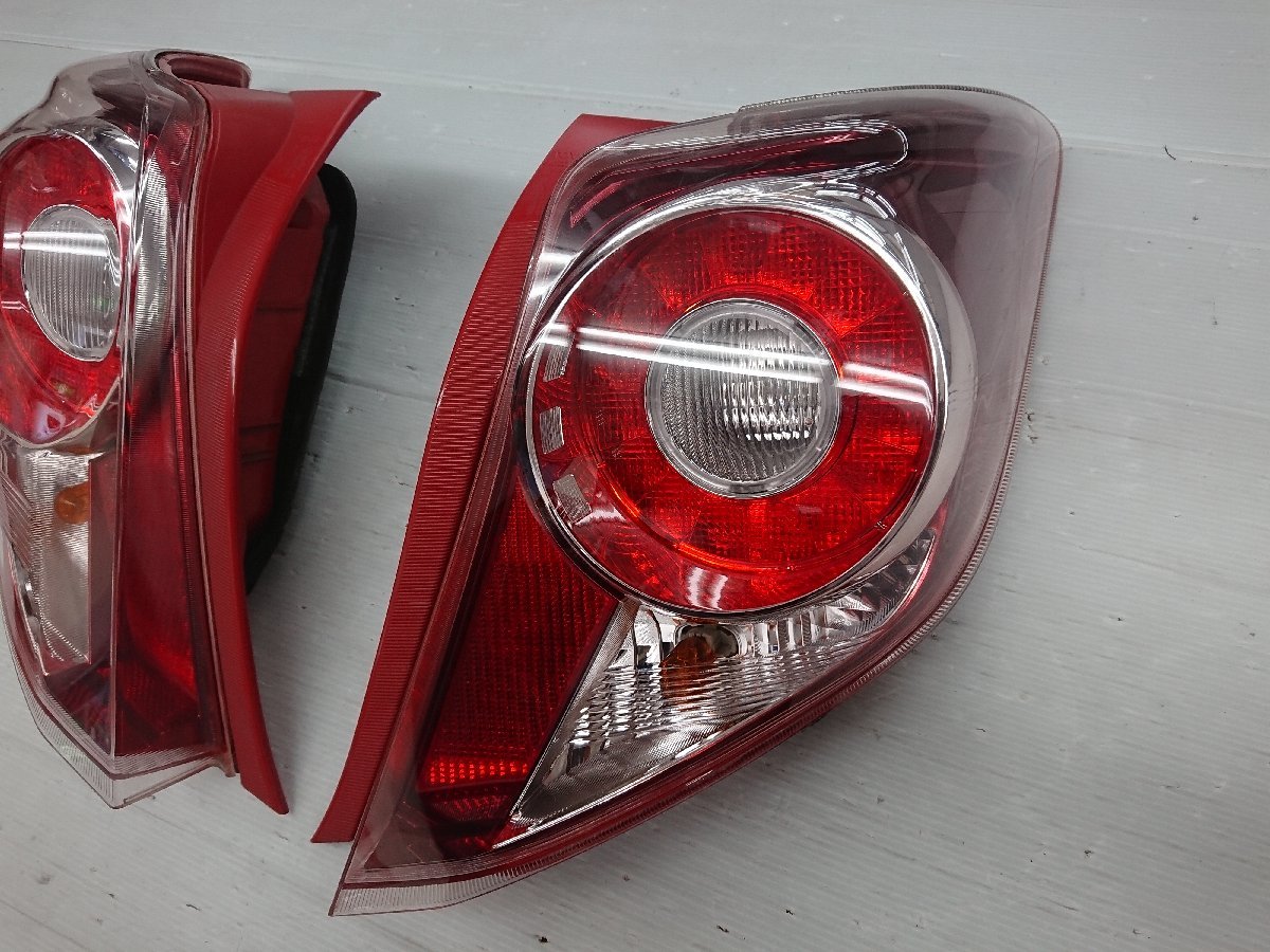 ☆中古品☆点灯OK トヨタ NCP131 ヴィッツ 純正 テールライト 左右
