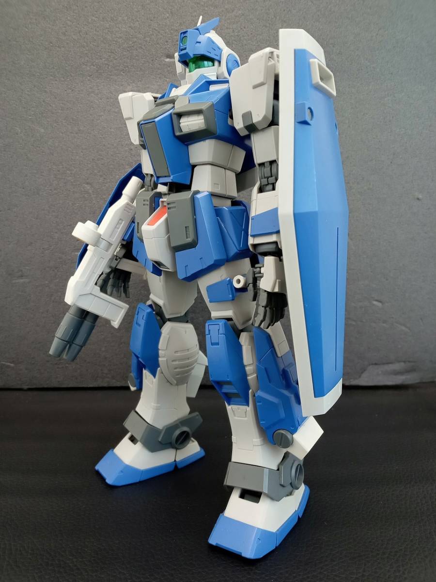 1⁄100 MG ガンプラ ジム・ドミナンス ジムドミナンス 素組み完成品