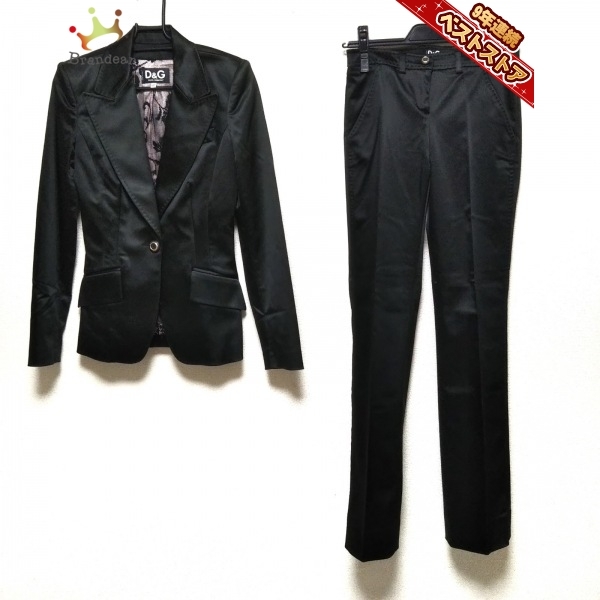 ディーアンドジー D&G レディースパンツスーツ - 黒 レディース 肩パッド/光沢生地 レディーススーツ