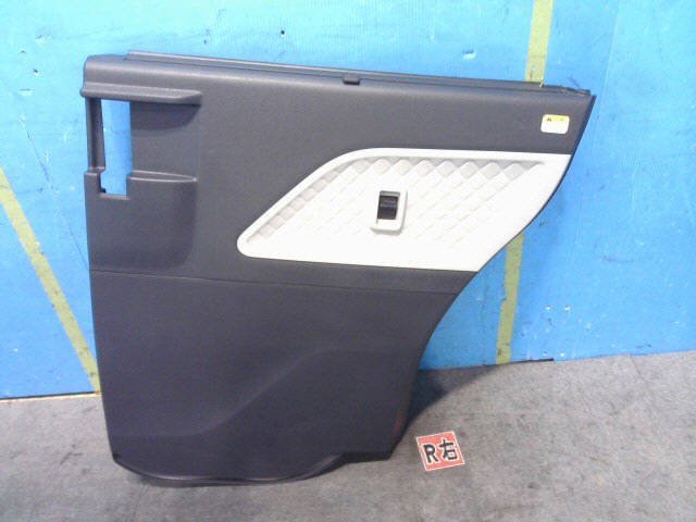 タント 6BA-LA650S 右リアドアトリム 67630-B2751-B1 個人宛名発送不可商品 [ZNo:04006547] 151500