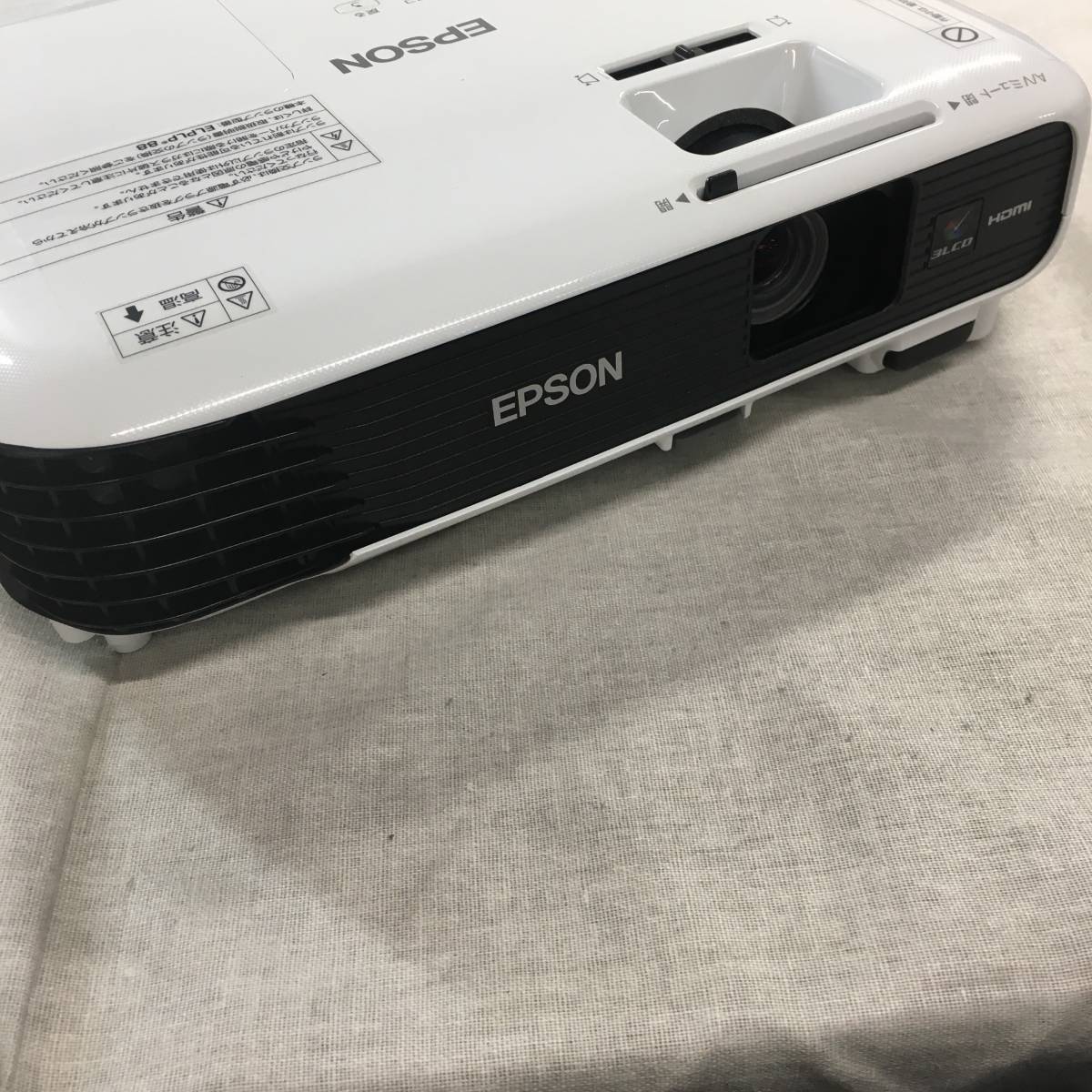 EB-S04 プロジェクター EPSON SVGA 2.4kg 完全品 現状品 エプソン