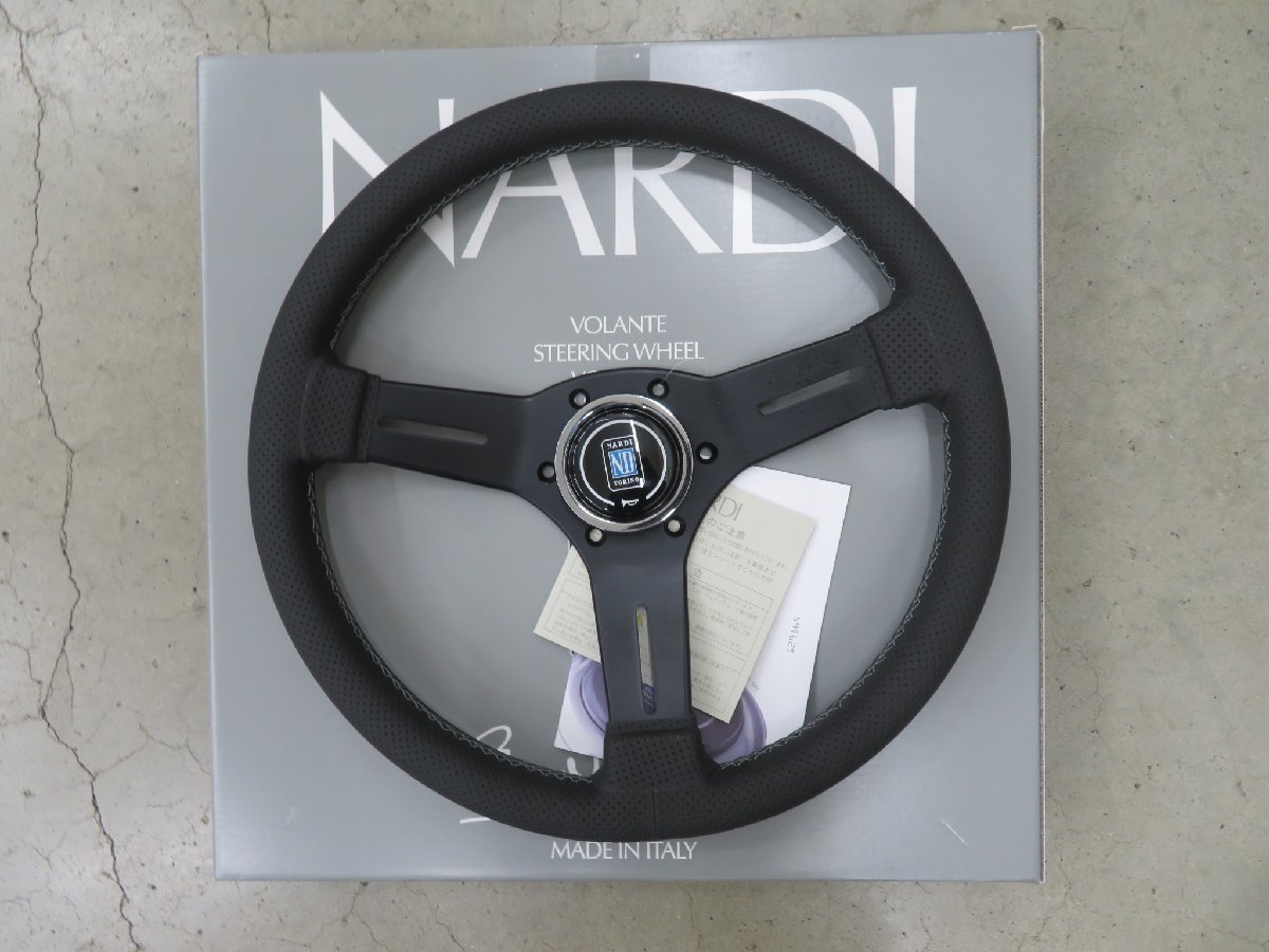 未使用　正規品　NARDI　コンペティション　品番　N081　パンチングレザー＆ブラックスポーク　グレーステッチ　330Φ　現品あり