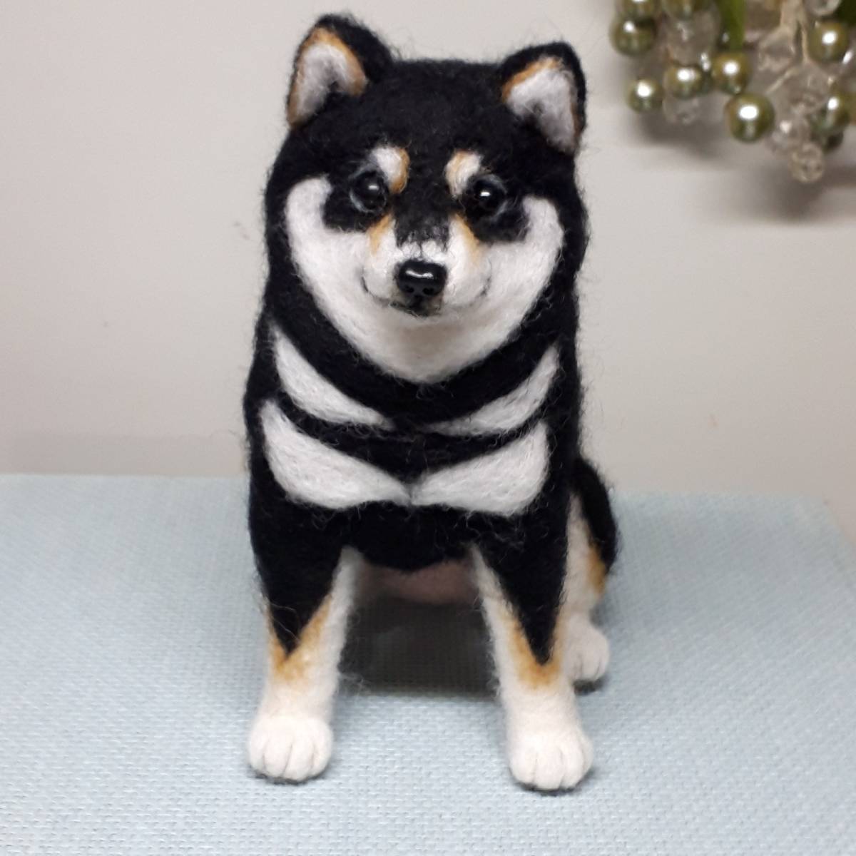 羊毛フェルト 犬 柴犬 黒柴(羊毛フェルト)｜売買されたオークション
