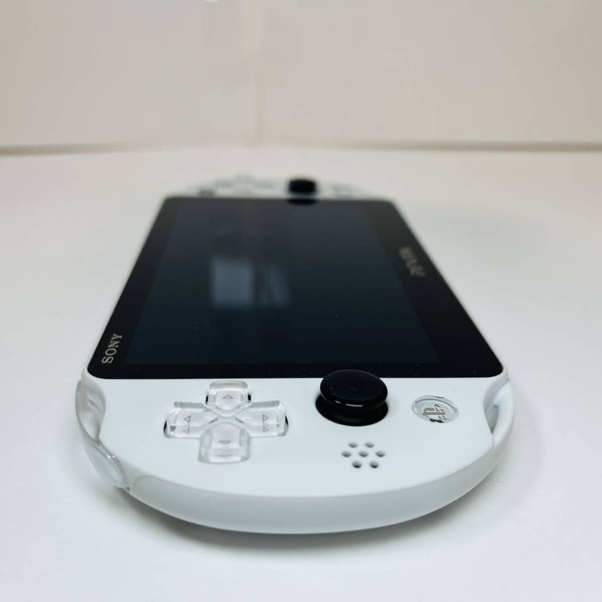 PS Vita PCH-2000 グレイシャーホワイト SONY PlayStation Vita 本体