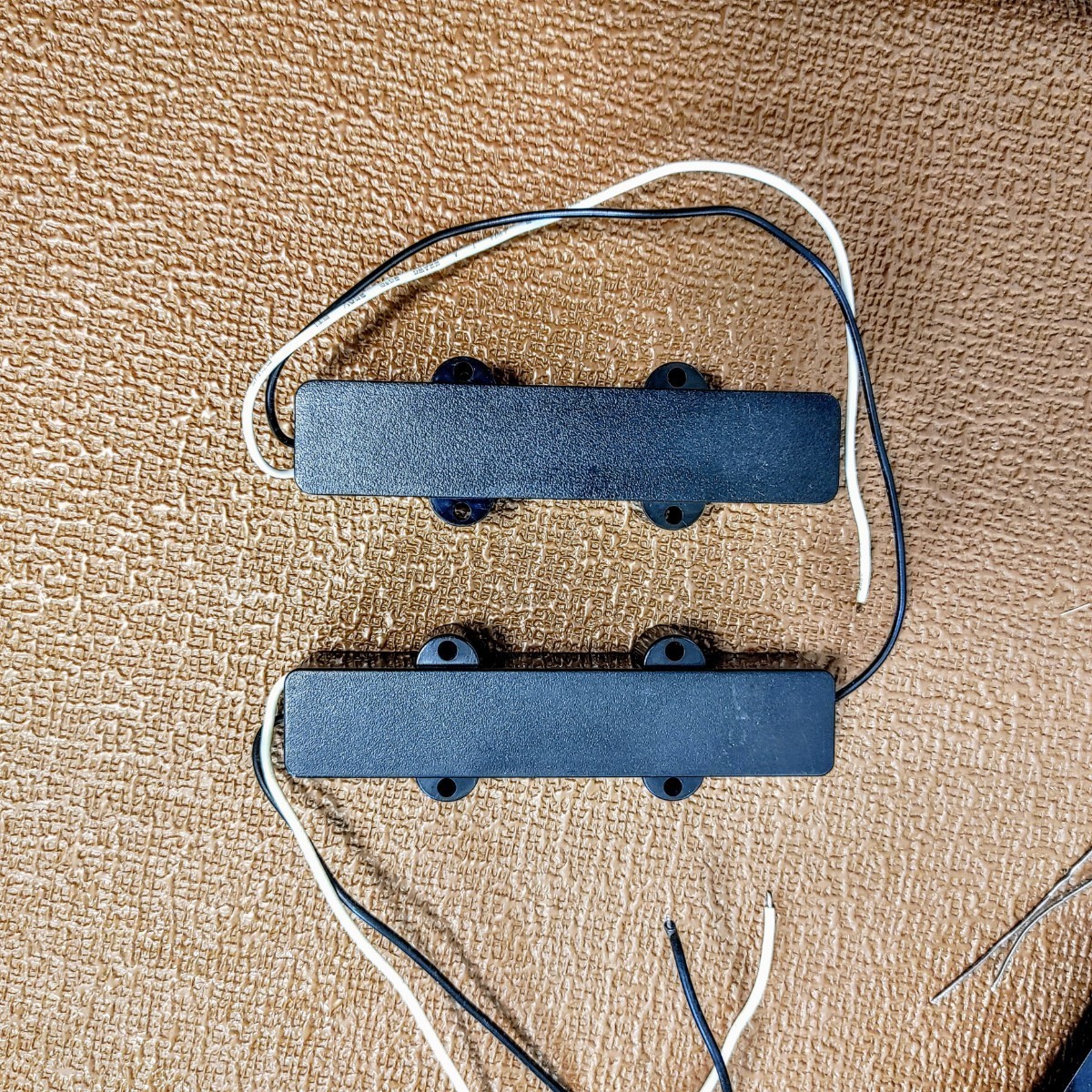 Lane Poor MM4 Clone Seymour Duncan Basslines Pickup vs Lane Poor