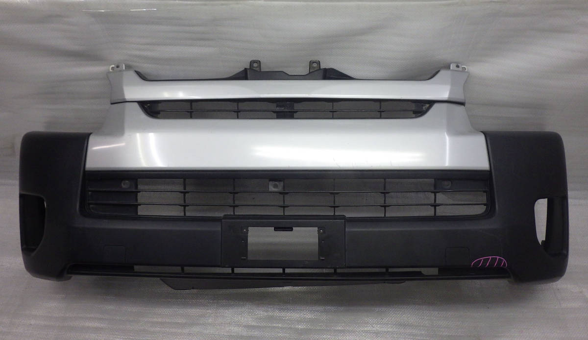 200系 後期 4型 ハイエース (ワイド) 純正フロントバンパー グリル 52119-26670