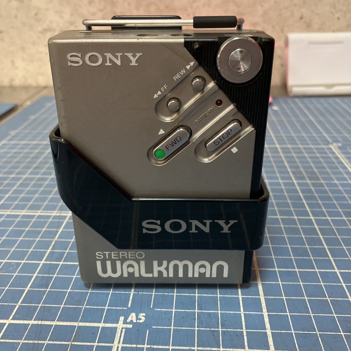 SONY STEREO PRESSMAN カセットプレーヤー（ジャンク品） SONY ウォークマン レトロ】カセットプレーヤー ジャンク品【B10-4②
