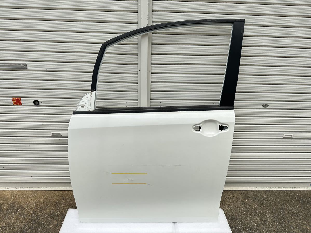 大得価，送料無料 5m27 ノア ヴォクシー ZRR80G 純正 フロントドア 左 パール 070(サイド)｜売買されたオークション情報、yahooの商品情報をアーカイブ公開 - オークファン トヨタ用