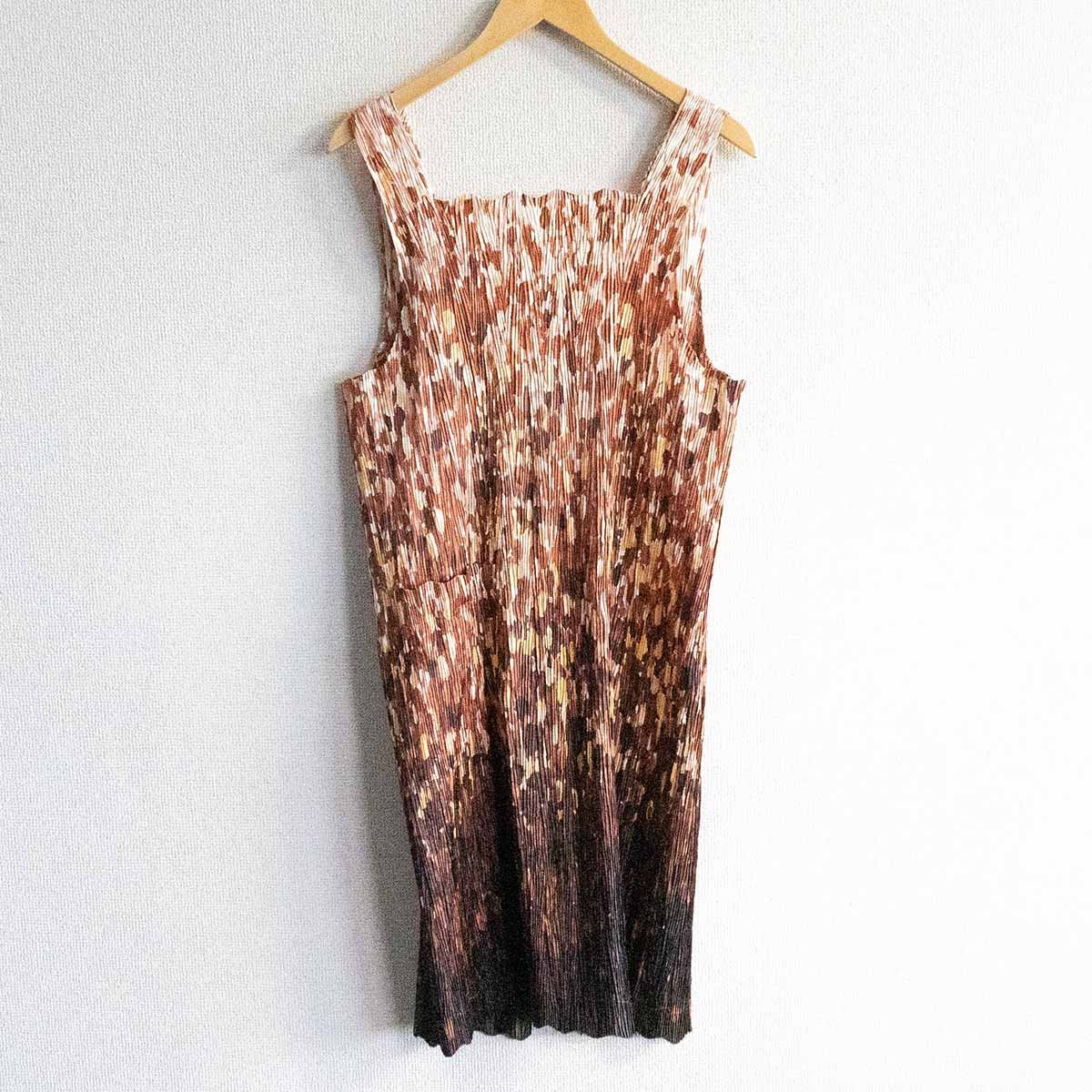 HaaT イッセイミヤケ チュール　手刺繍エプロンドレス ブラウン 2 D568 極美品】ISSEY MIYAKE【プリーツ エプロンワンピース】イッセイミヤケ