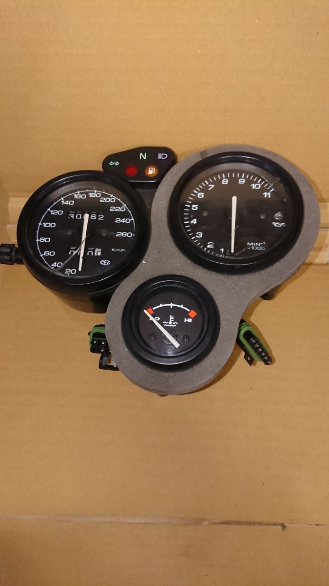 DUCATI 748/916/996/998 メーターASSY ジャンク扱いで スピード 