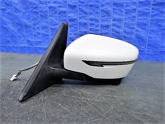 S900　セレナ　C27　左ドアミラー　13P　カメラ付　044990　045164　AD