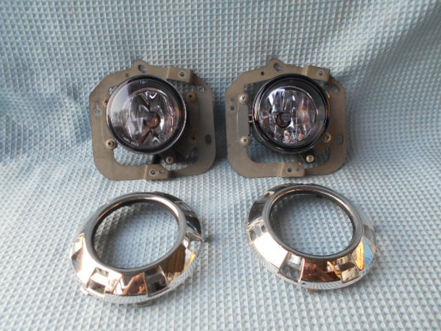 デリカ　Ｄ５　ＣＶ５Ｗ　ローデスト　フォグランプ　左右　メッキベゼル付　ＡＯＫＩ　０８９４　ＡＯＫＩ　０８８８